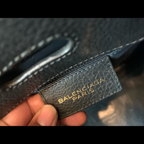 Balenciaga Tube Round - Picture 3 of 16